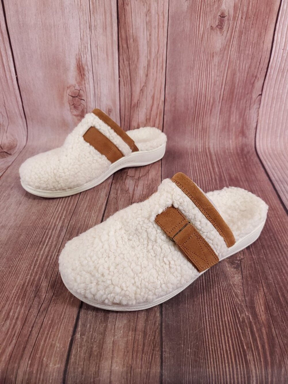 Vionic Izzy Faux Fur Shearling Clog Mule Slippers Women Size 10 Orthotic Cream